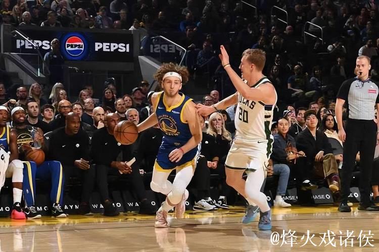 库里31+7+7力压字母哥34+10+5 勇士险胜雄鹿 库里31+7+7力压字母哥34+10+5 勇士险胜雄鹿